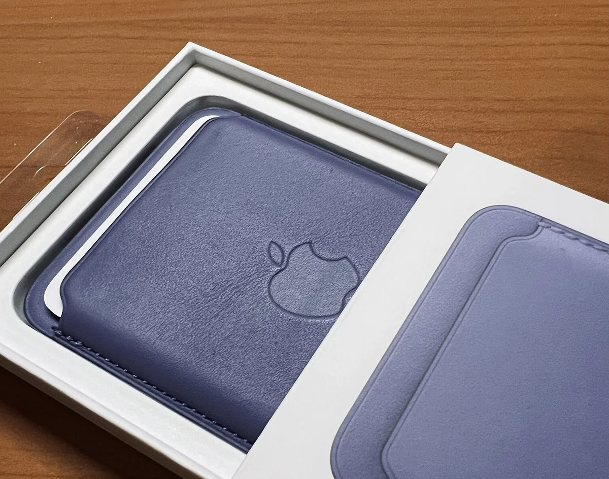 MagSafe iPhone Leather Card Wallet